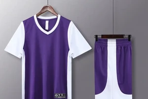 我中学的时候穿过一种nba的球衣，是短袖的！那叫什么衣服啊？应该不是出场服！有谁知道啊？
